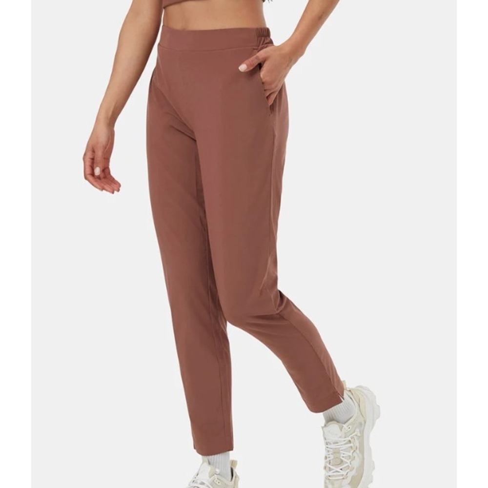 tentree InMotion Lightweight Pant Saturna Women S Mesa Red Stretch Gorpcore